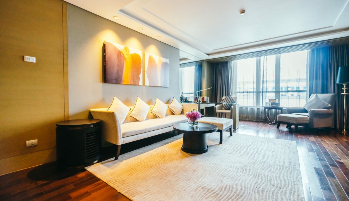 Departamento amplio para Palace Properties.
